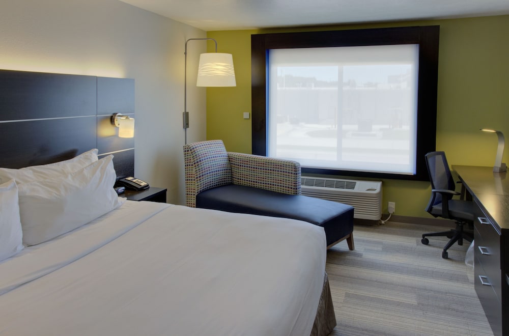 Holiday Inn Express Hotel & Suites Le Mars by IHG - photo 14