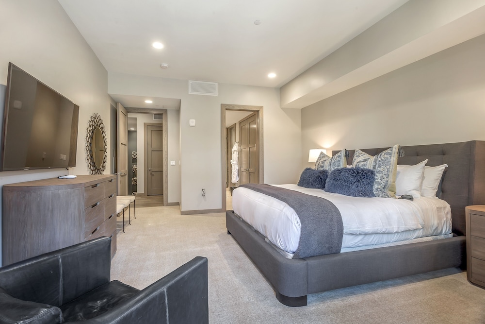 Platinum Four Bedroom Suite 4 Apartment Hotel by RedAwning - photo 3
