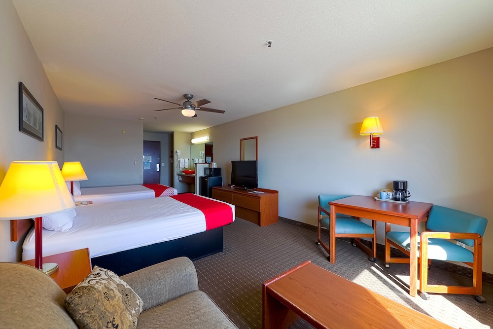 Siletz Bay Beachfront Hotel by OYO Lincoln City - photo 21