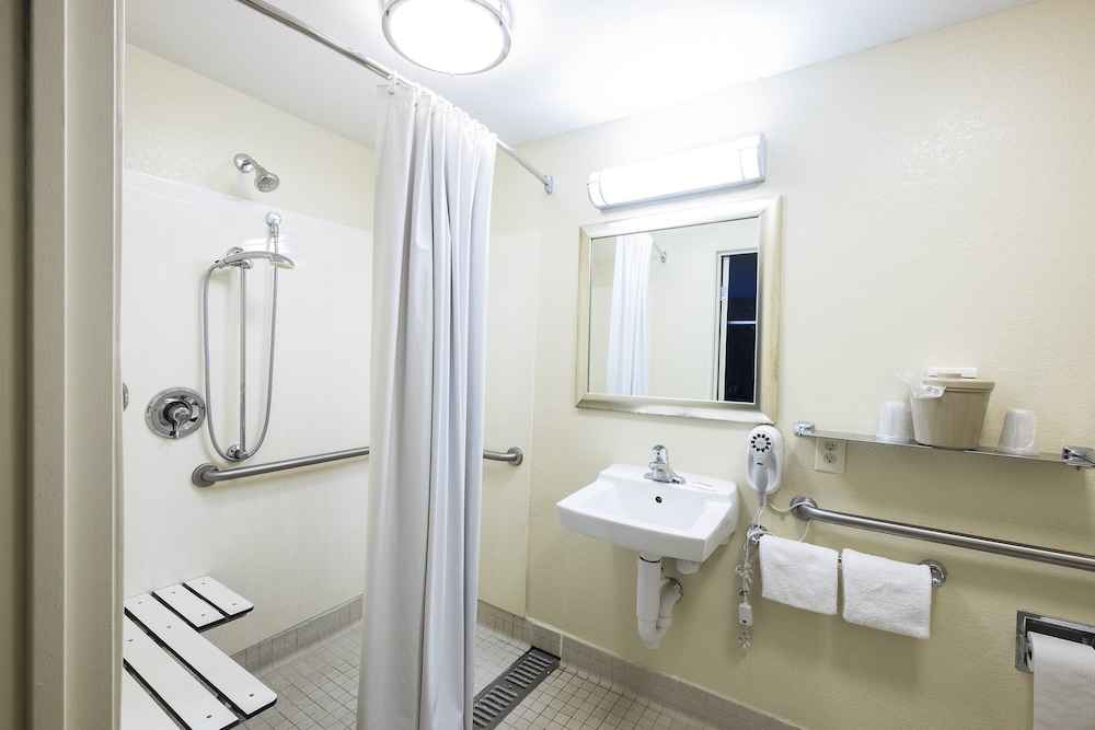 Red Roof Inn Boston Southborough Worcester - photo 24