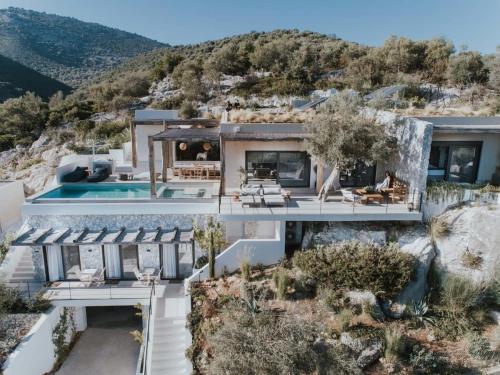 Villa Iris — 4-Star Luxury Hotel in Palairos, Greece