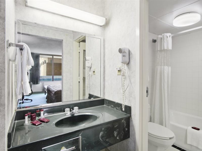 Ramada by Wyndham Roanoke - photo 7