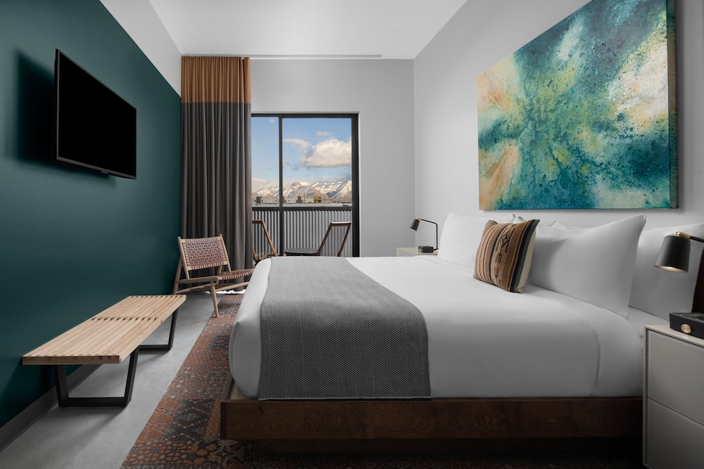 evo Hotel - featured photo