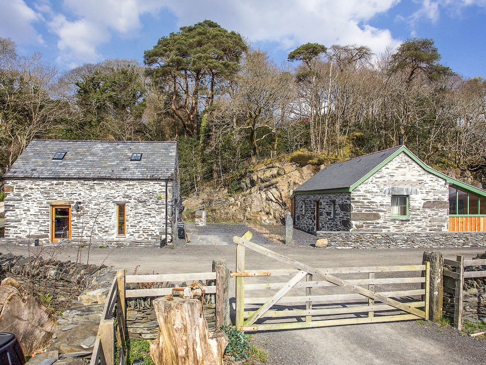 Tyn Llwyn Cornel Eco Barn in Penrhyndeudraeth, United Kingdom