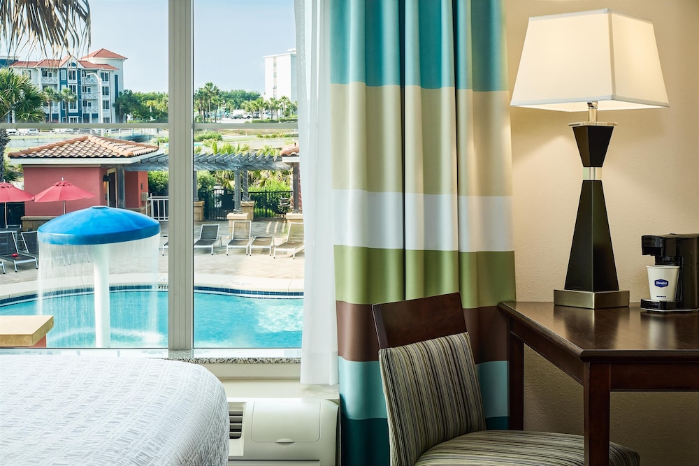 Hampton Inn & Suites Destin - photo 10