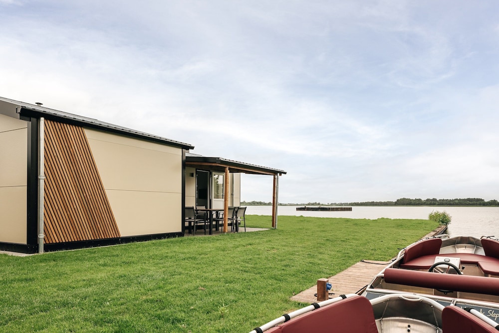 Giethoorn Lakehouse Retreat — hotel in Giethoorn