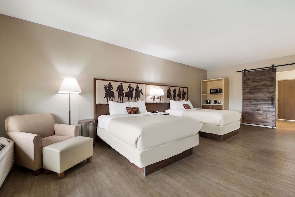 Best Western Bandera Suites & Saloon - photo 16