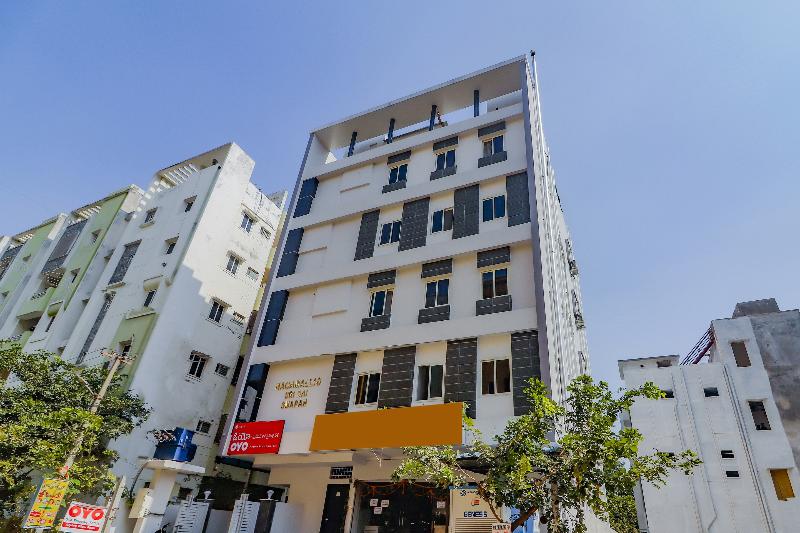 Super Townhouse Alwal Road — 4-Star Luxury Hotel in Hyderabad, India