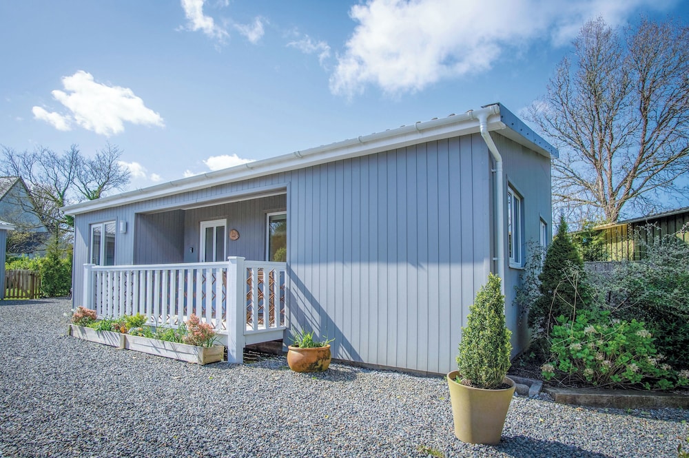 Skomer Lodge 2 Bedroom Lodge Manorbier — 4-Star Luxury Hotel in Tenby, United Kingdom