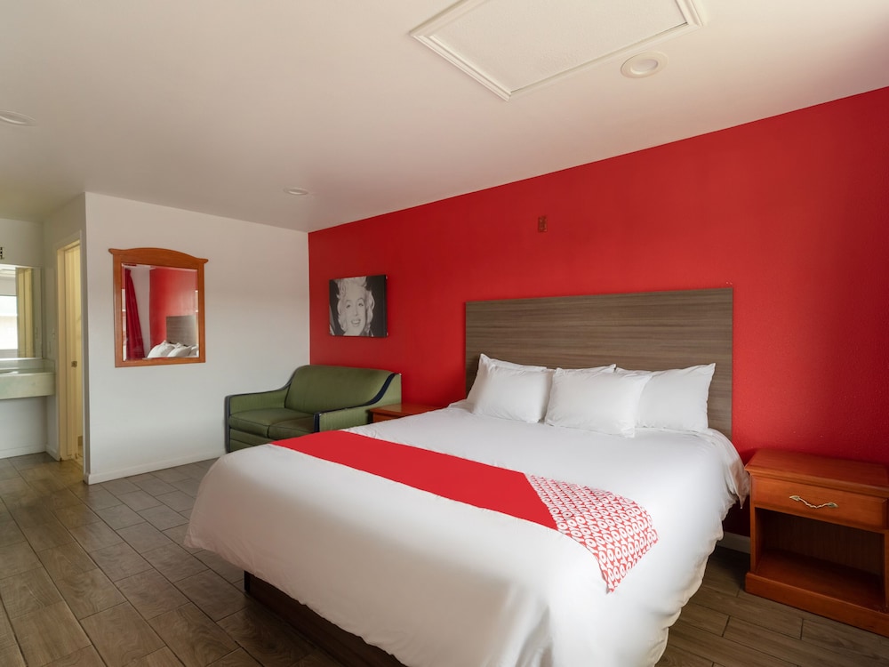 OYO Hotel San Antonio near AT&T Center - photo 3
