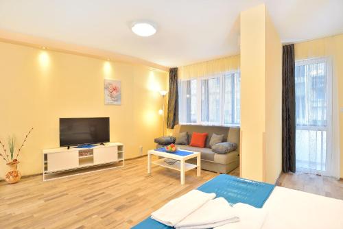 Central studio #2 — 4-Star Luxury Hotel in Burgas, Bulgaria
