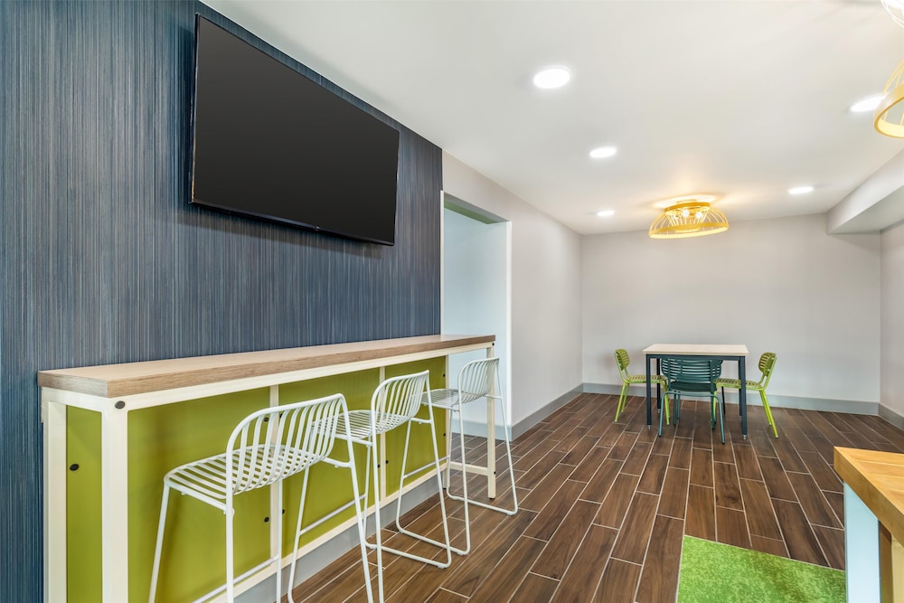 Spark by Hilton Knoxville North I 75 - photo 2