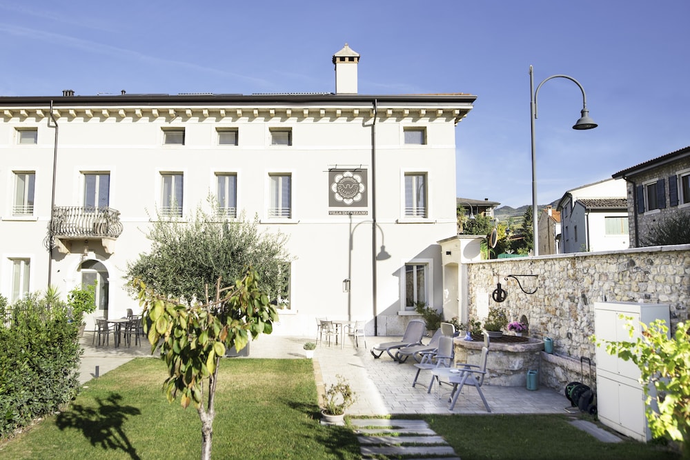 Villa di Cazzano BioLuxury Living — 4-Star Luxury Hotel in Soave, Italy