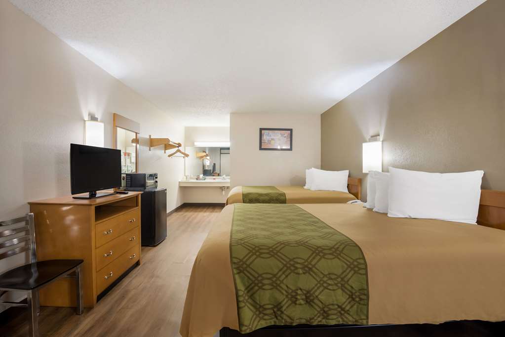 Econo Lodge Live Oak - photo 14