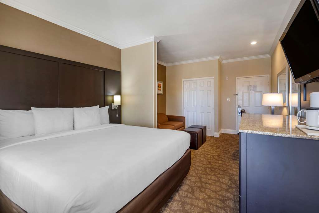 Comfort Inn & Suites Huntington Beach - photo 17