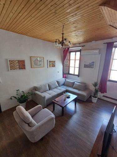 Bogdanović Home