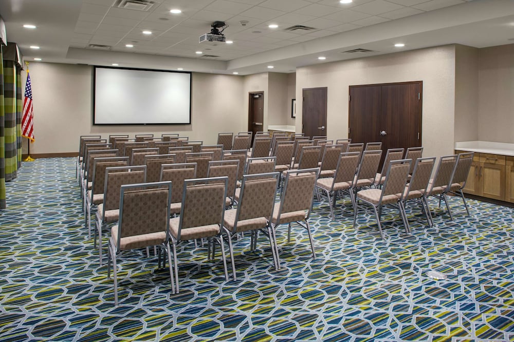 Hampton Inn & Suites Syracuse North Airport Area - photo 63