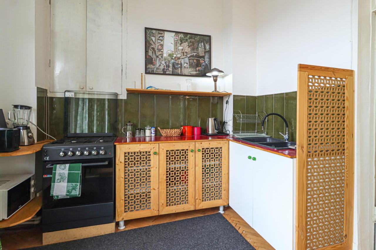 INOLA Sunny flat with balcony in central Tbilisi