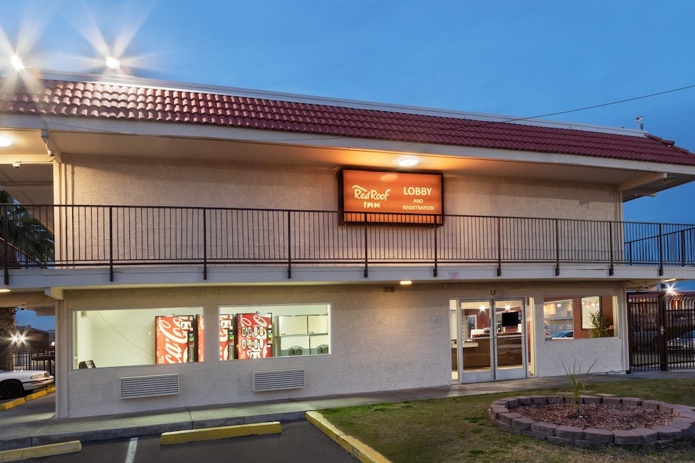 Red Roof Inn Phoenix Midtown - photo 31