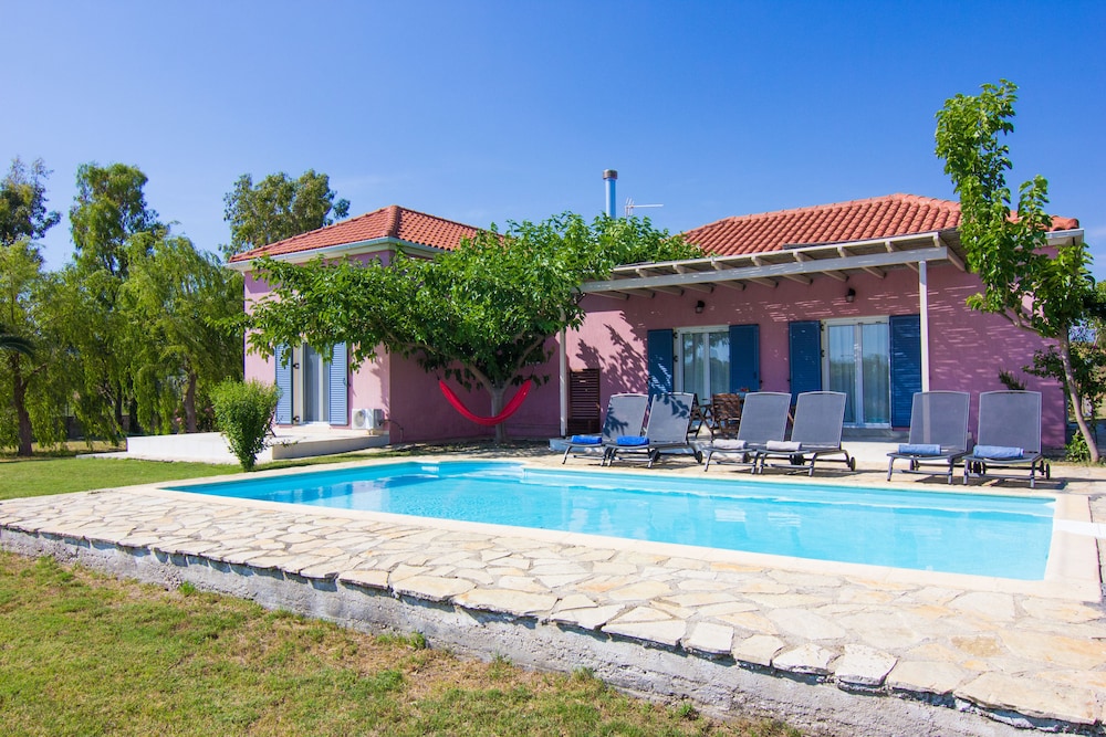 Kefalonia Ammos Villa — 4-Star Luxury Hotel in Kefalonia, Greece