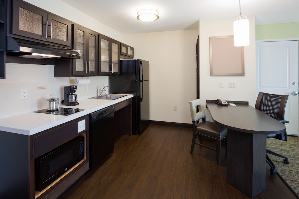 Candlewood Suites Bemidji Paul Bunyan by IHG - photo 18