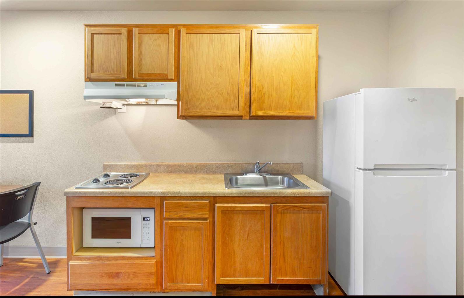 Extended Stay America Select Suites Phoenix West - photo 19