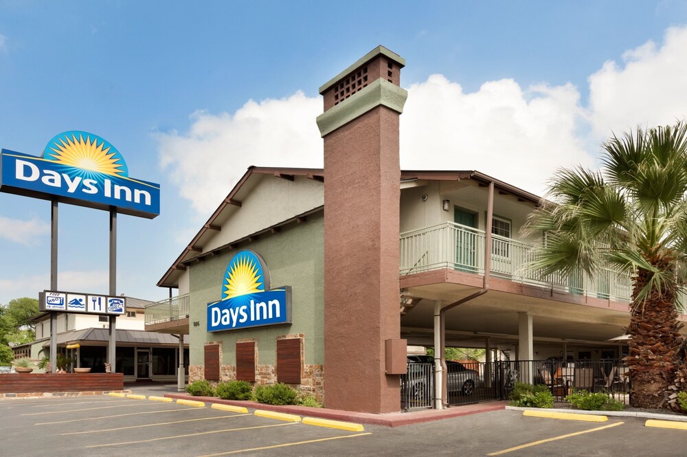 Days Inn By Wyndham Austin University Downtown - photo 28