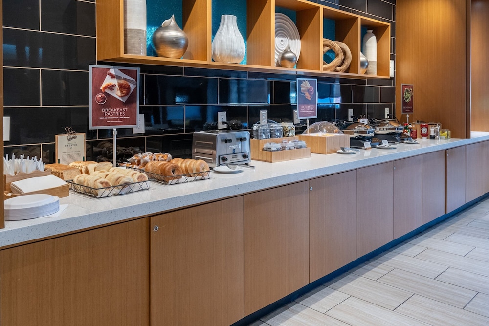 SpringHill Suites by Marriott Woodbridge - photo 32