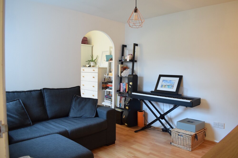 Stylish 1 Bedroom close to Tooting Bec Station — 4-Star Luxury Hotel in London, United Kingdom