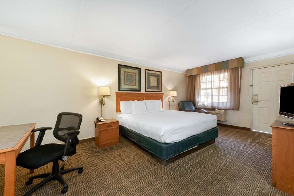 La Quinta Inn by Wyndham Bossier City - photo 18