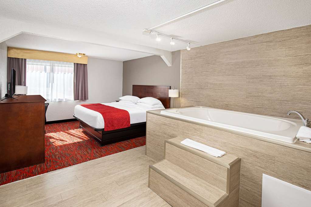 Ramada by Wyndham Bowling Green - photo 29