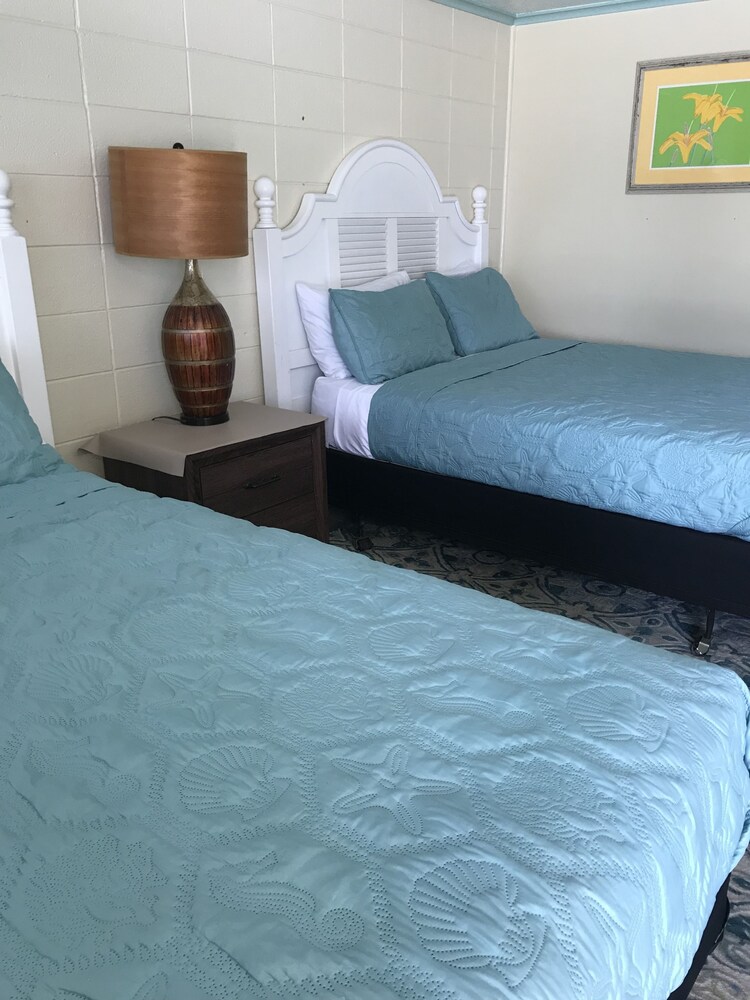 The Surf Beach Motel - photo 20