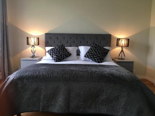 Grand Studio Design Avec Parking in Neuilly-Sur-Seine, France