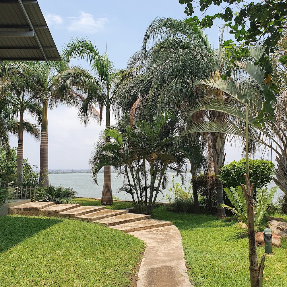 Zambezi Riverside Accommodation in Tete, Mozambique