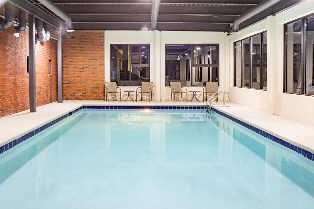 Ramada by Wyndham Alpharetta Atlanta North - photo 3