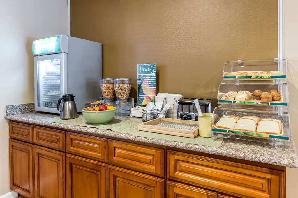 Quality Inn Fresno Near University - photo 32