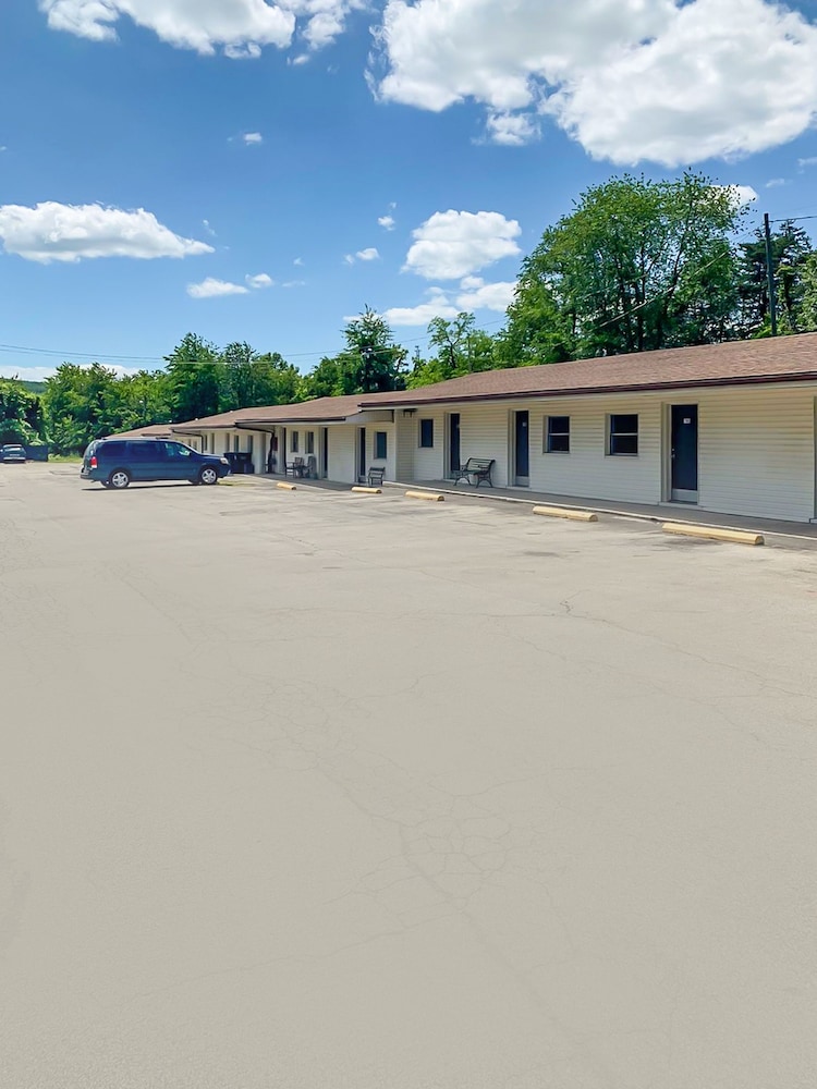 BlueJay Motel Salem Roanoke I 81 - photo 32