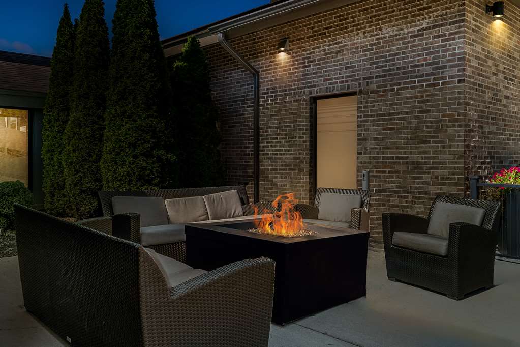 Best Western Okemos East Lansing Hotel & Suites - photo 6
