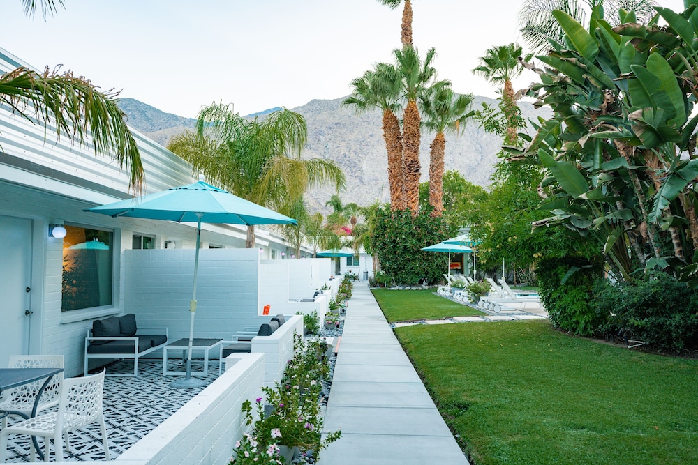 BelleVue Oasis Palm Springs Adults Only - photo 43