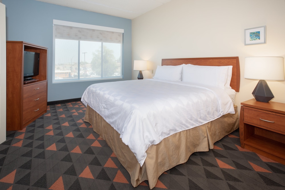 Holiday Inn & Suites Goodyear West Phoenix Area by IHG - photo 14