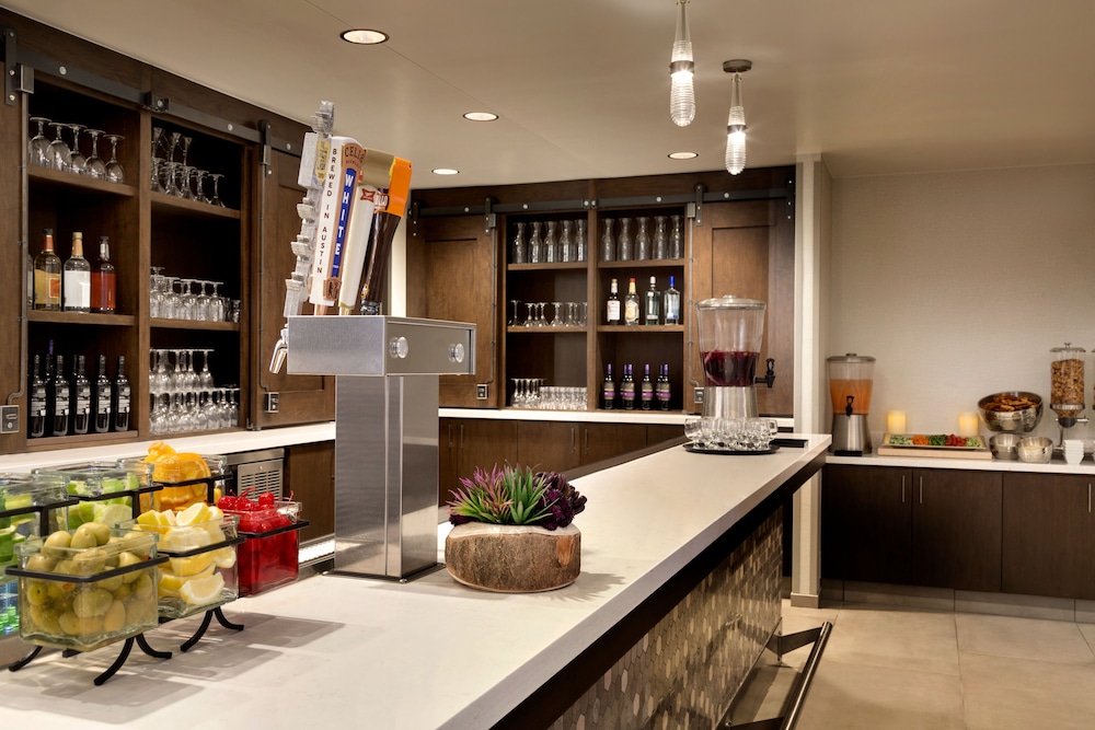 Embassy Suites by Hilton Denton Convention Center - photo 32