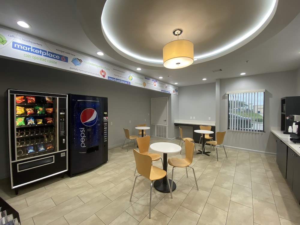 Studio 6 Suites Texas City Tx I 45 South - photo 33
