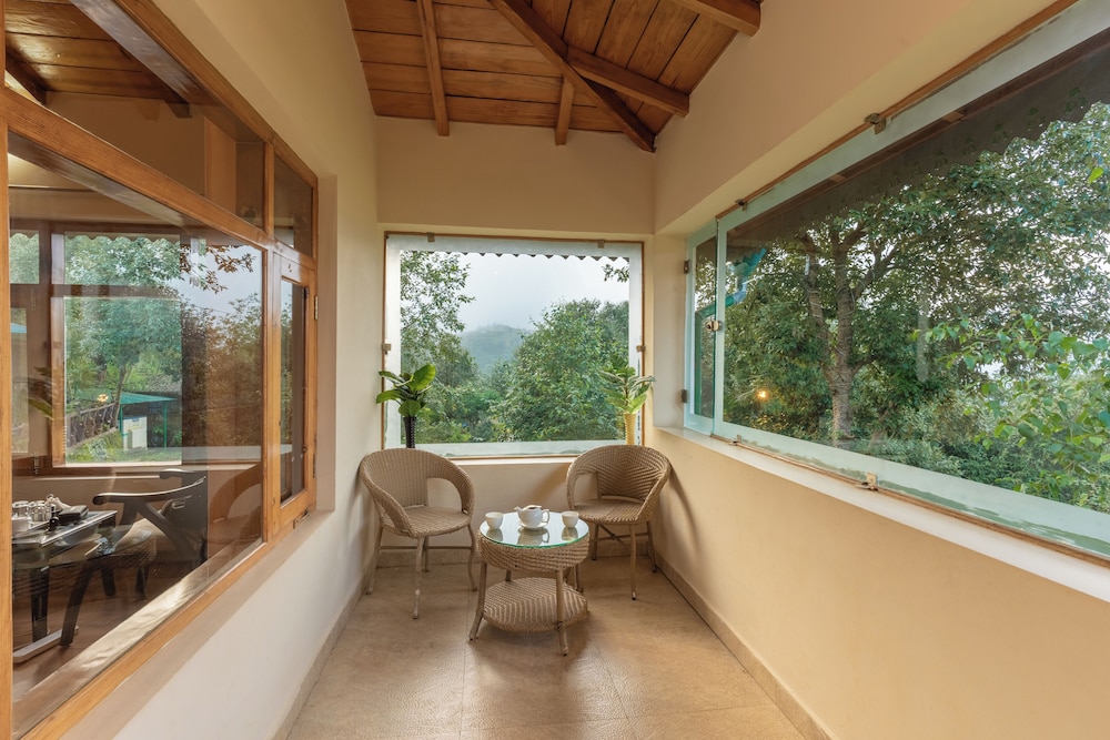 Oak Climbing Resort in Dhari, India