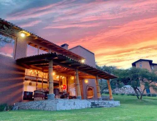 Cabaña EN Country Club Con Vista Espectacular — 4-Star Luxury Hotel in Tapalpa, Mexico