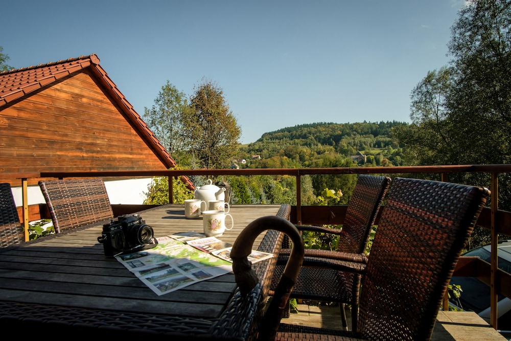 Domek w Beskidach in Budzow, Poland