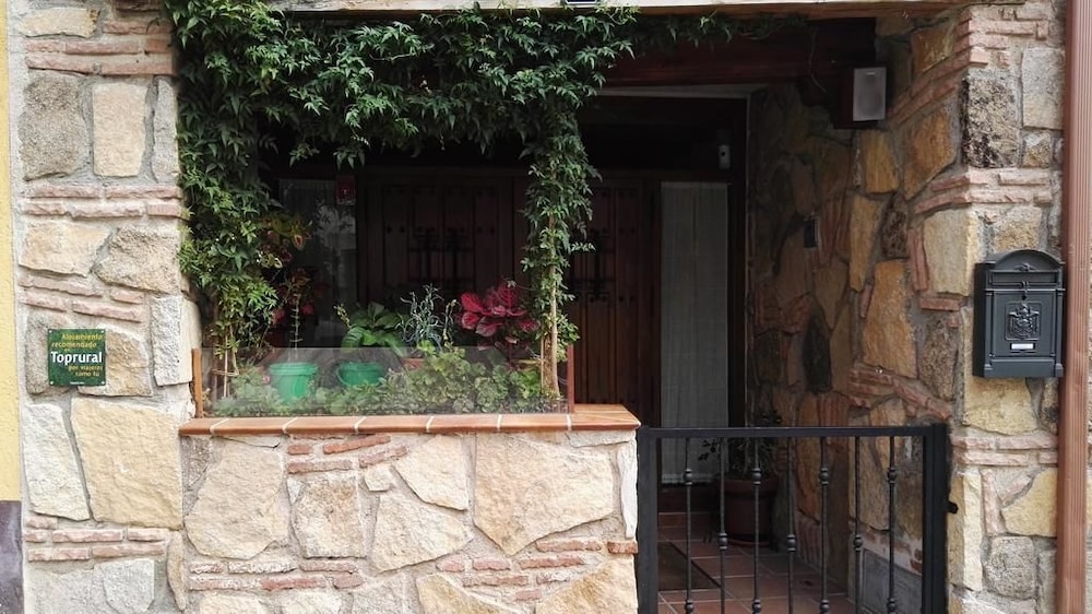 Hospedería Tía María — hotel in Casillas