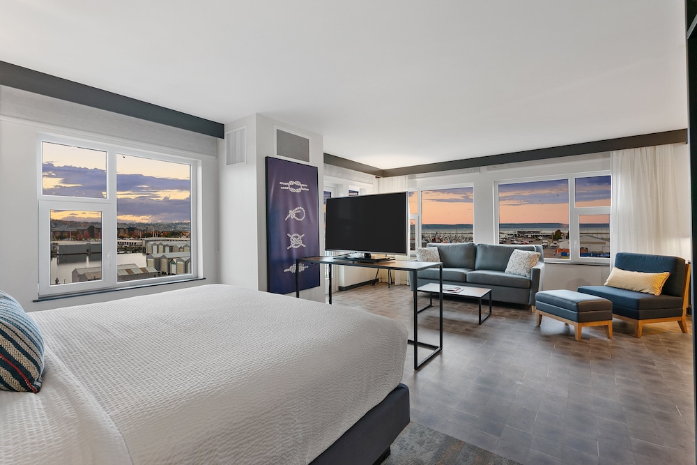 Hotel Indigo Everett Waterfront Place by IHG - photo 7