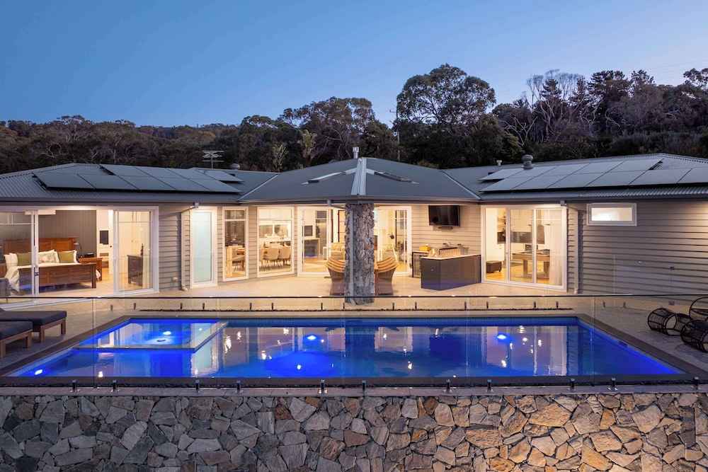 Baymere Pool Spa City Views - last minute hotel in Melbourne