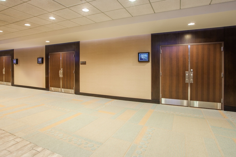 Crowne Plaza Lombard Downers Grove by IHG - photo 70