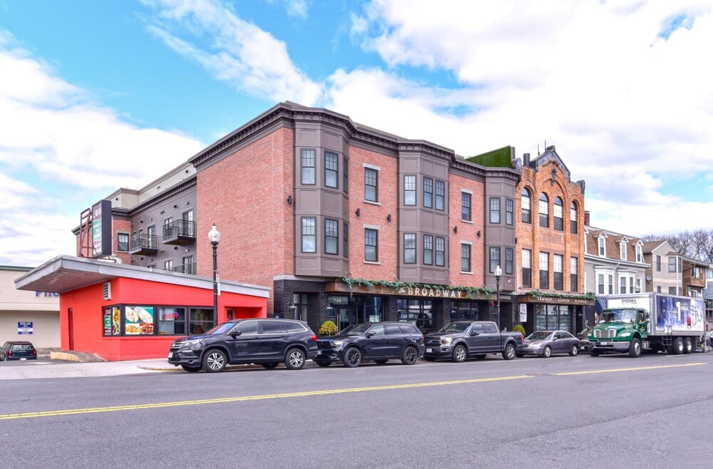 Global Luxury Suites at South Boston — 4-Star Luxury Hotel in Boston, United States